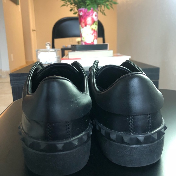 Valentino Garavani Sneakers - Picture 6 of 7